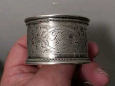 ROND DE SERVIETTE EN ARGENT