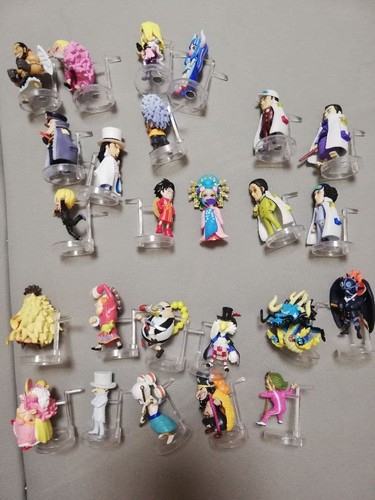 Lot figurines one - piece, devil