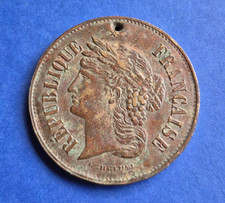 Médaille Perçée Tôle de