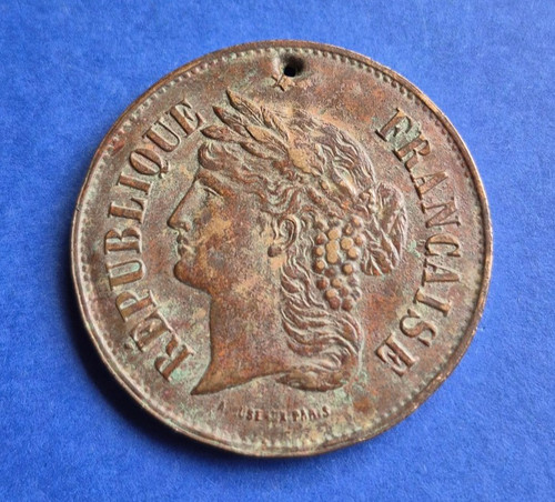 Médaille perçée tôle - perçée,