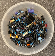 Lot d'anciens condensateurs électrolytiques assortis - diverses cotes uF util...