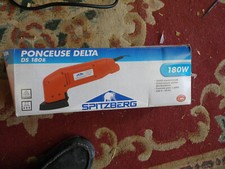 Ponceuse delta dans sa boîte