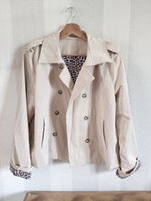 trench court doublure léopard ?