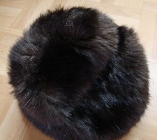 BELLE CHAPKA A POILS SYNTHÉTIQUES MARRONS DOUBLÉE TOUR ELASTIQUE TBE