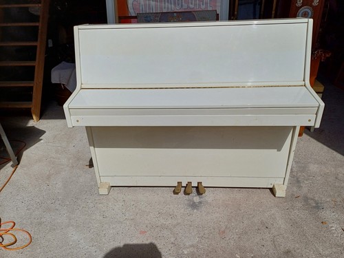 Piano droit young chang 109 - chang, u-109