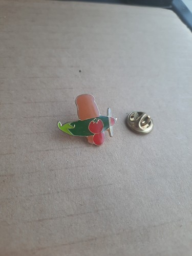 Pin avion plane fruit - de,