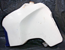 RESERVOIR D'ESSENCE GAUCHE