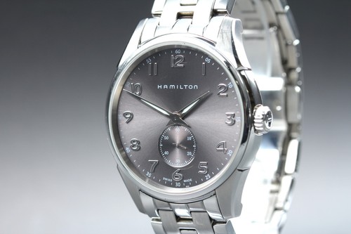 Presque comme neuve montre - [presque, neuve]