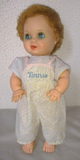 ANCIENNE BELLE POUPEE TINNIE RAYNAL elle boit fait pipi et piqure 1960