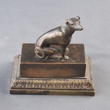 Encrier En Bronze à Patine Médaille Surmonté D'un Lévrier Epoque Charles X