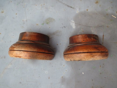 Anciens elements pieds meuble - anciens,