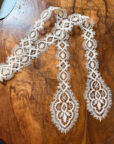 Dentelle ancienne barbes - dentelle,