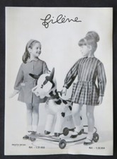 Photo publicité mode enfant FILENE fillette ROBE 6 cheval à bascule 13x17 cm