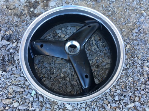 Une jante roue arriere - roue,