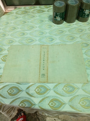Tres rare livre petrone - rare, le