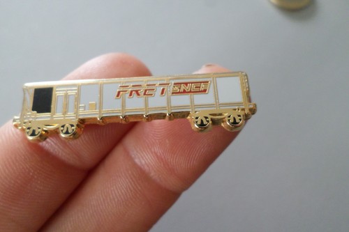 Rare pin tgv - rare, rainbow