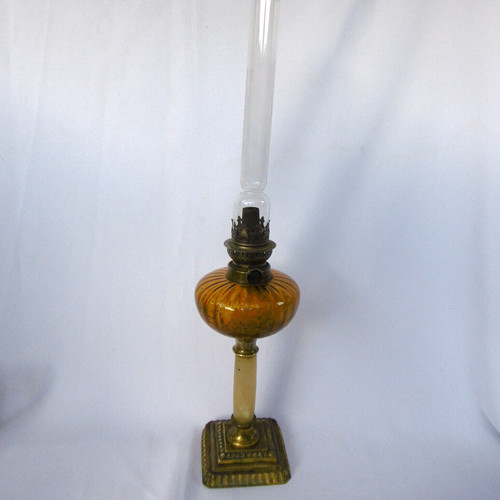 Ancienne lampe petrole - a,