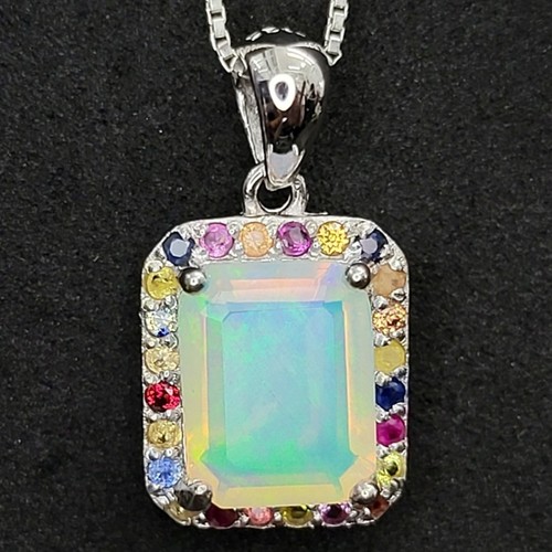 Pendentif pierre précieuse
