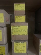 DANFOSS SOLENOID VALVE -- EVR10 -- 032F1215 -- 1/2" fittings -- HVAC