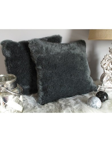 Coussin fausse fourrure
