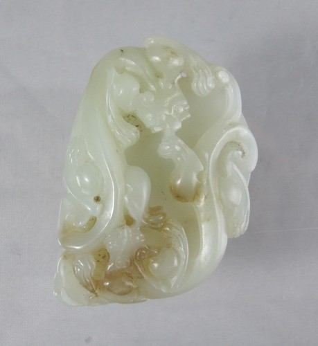 Pendentif sculpté deux - de,