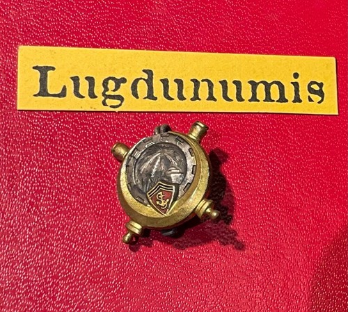Médaille militaire insigne - médaille,