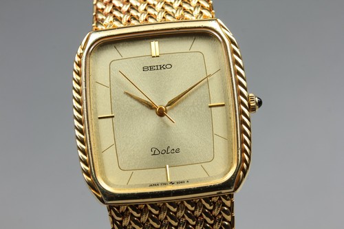 Presque comme neuve montre - neuve],
