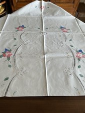 Nappe rectangulaire brodée