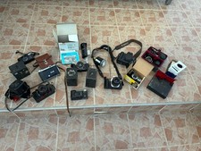 Lot de 11 appareils photos + accessoires Canon Kodak Praktica 