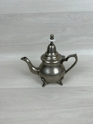 Jolie théière métal - en,