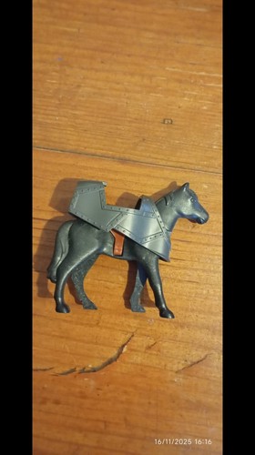 Playmobil cheval avec armure - cheval,