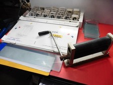 - Lamineuse manuelle pour plaques Immatriculation avec accesoires + fournitures