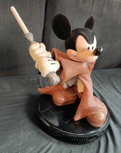 Statue disney - statue,