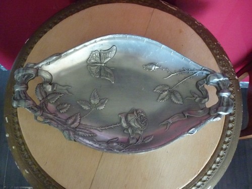 Joli plateau etain art nouveau