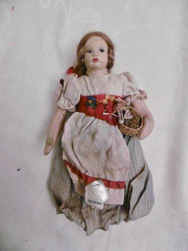 Jolie poupée ancienne - jolie,