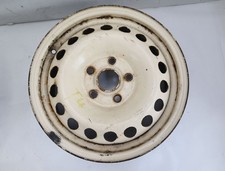 Jante en acier avant droite