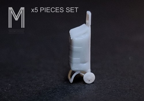 Pieces 1 24 - 1/18, 1/35