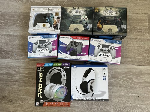 Lot manettes 2 - 2, casques