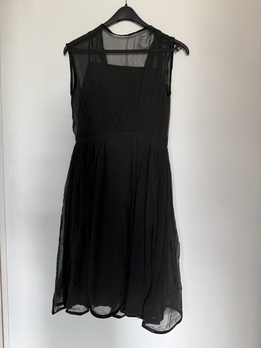 Robe noire soirée sans manche