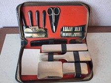 toilette-manucure-couture,trou