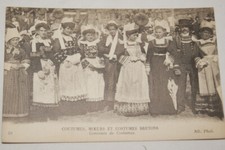 CONCOURS DE COSTUMES BRETONS