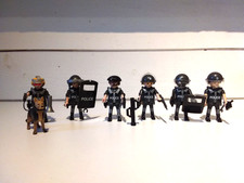 PLAYMOBIL LOT POLICIERS/ SQUAT BRIGADE INTERVENTIONS COMMISSARIAT BRB / GIGN