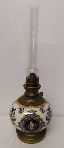 Lampe pétrole faïence de - a,