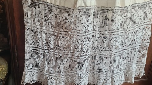 Aube pretre dentelle - aube,