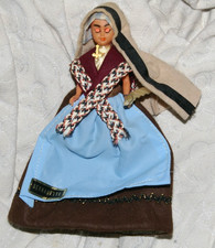 ancienne poupée de pays SAINTE BERNADETTE