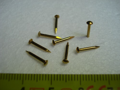 Petites pointes laiton - petites,