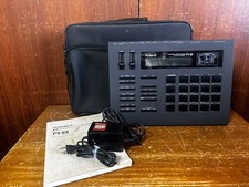 Batterie Roland R-8 Human Rhythm Composer NEUVE BATTERIE INTERNE !! w/ gig bag