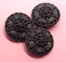 LOT DE 3 GRANDS  BOUTONS