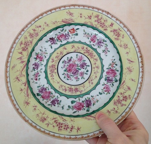 Belle assiette porcelaine