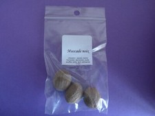 NOIX DE MUSCADE ( 3 noix )